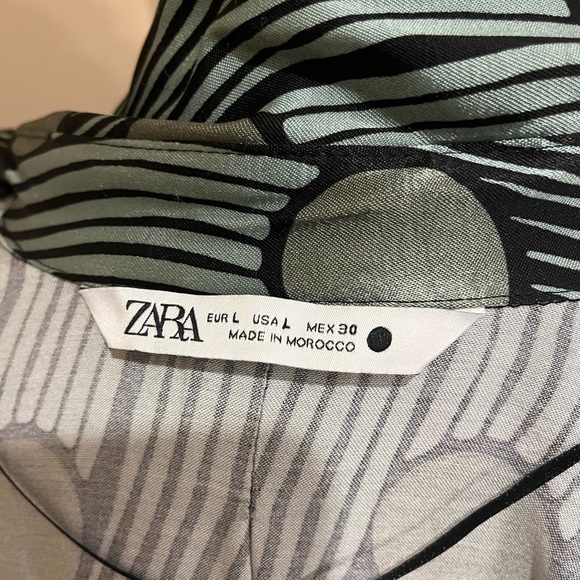 Zara Retro Print Collared Satin-Feel Blouse, size L - Picture 4 of 5